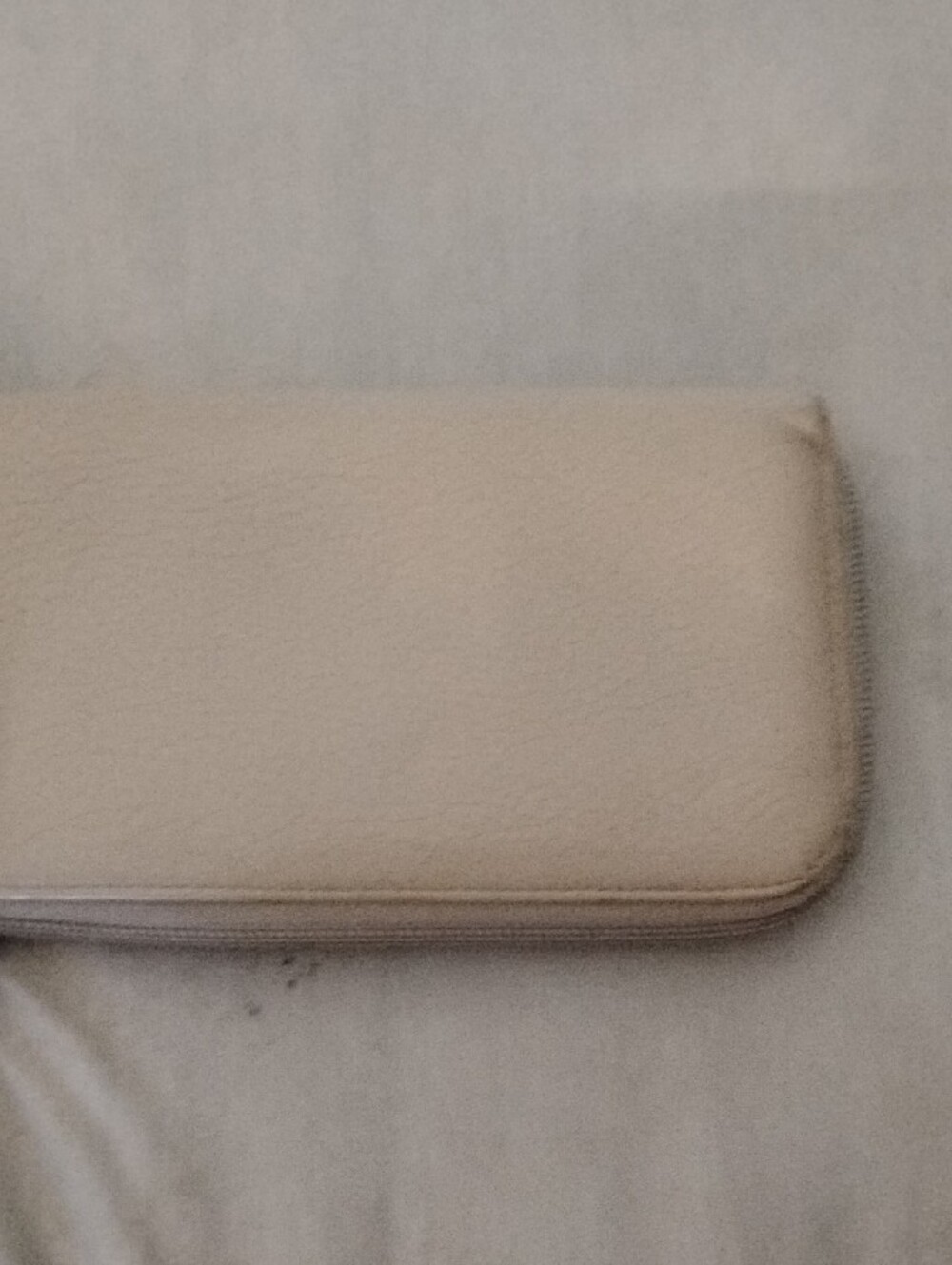 Beautiful Sand Pebble Leather Brighton Wallet - Picture 6 of 14